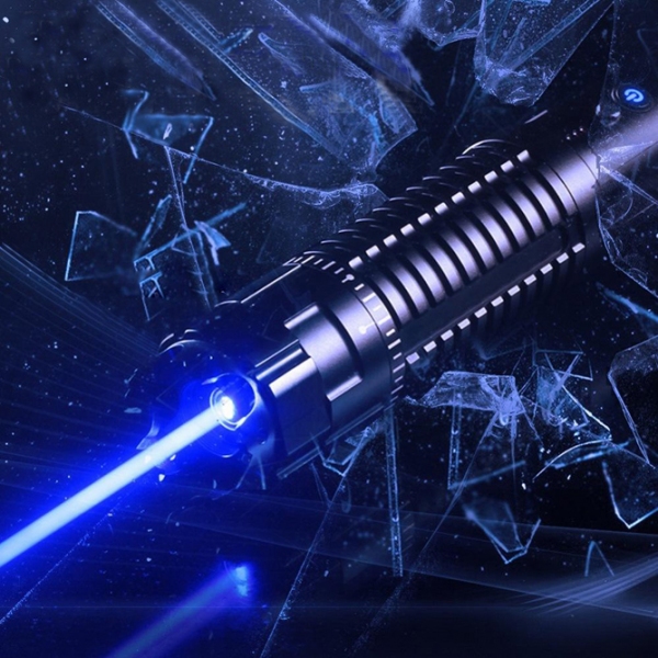 （ http://www.achatlaser.com/pointeur-laser-50000mw-bleu.html  ）pointeur laser 50000mW bleu 